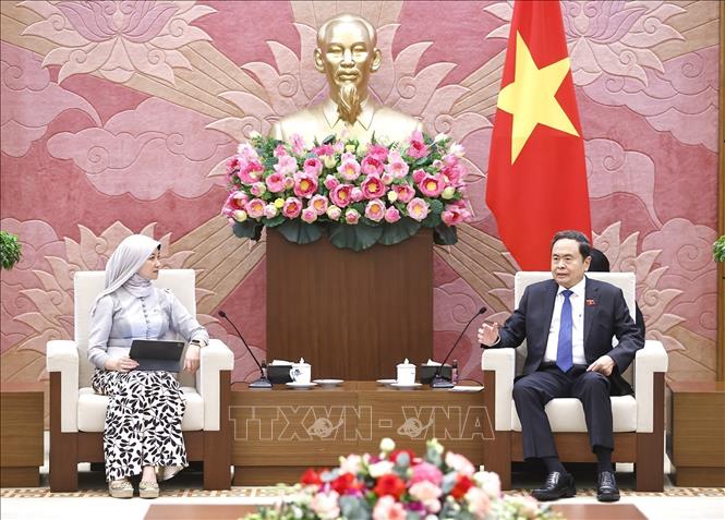 Chủ tịch Quốc hội Trần Thanh Mẫn tiếp Tổng Thư ký AIPA Siti Rozaimeriyanty Dato Haji Abdul Rahman. Ảnh: Doãn Tấn – TTXVN