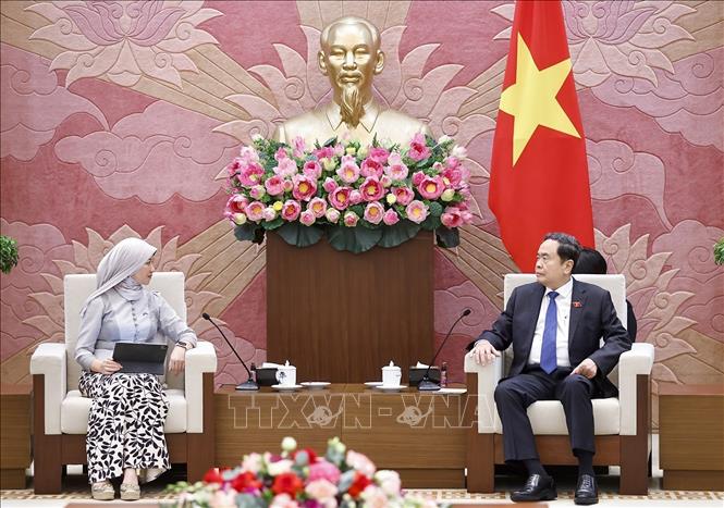 Chủ tịch Quốc hội Trần Thanh Mẫn tiếp Tổng Thư ký AIPA Siti Rozaimeriyanty Dato Haji Abdul Rahman. Ảnh: Doãn Tấn – TTXVN