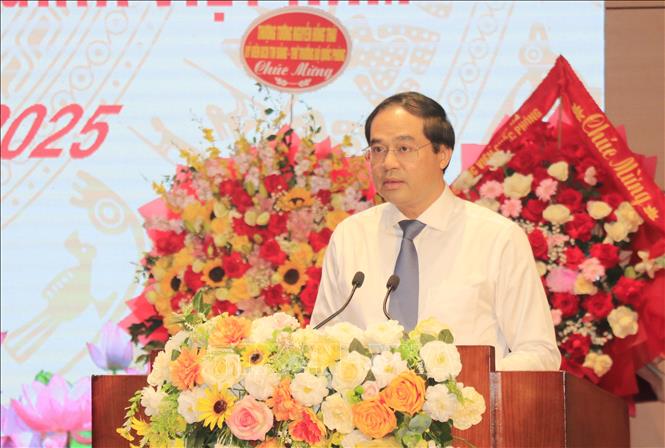 Bí thư Tỉnh ủy, Chủ tịch HĐND tỉnh Lào Cai Trịnh Xuân Trường phát biểu tại buổi lễ. Ảnh Hồng Ninh-TTXVN