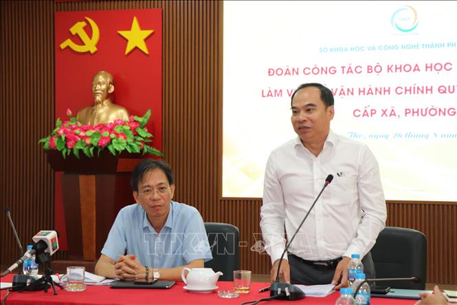 Ông Nguyễn Hữu Thanh Bình, Phó Giám đốc Sở Khoa học và Công nghệ thành phố Cần Thơ, đề xuất một số kiến nghị với đoàn công tác tháo gỡ khó khăn vận hành chính quyền 2 cấp. Ảnh: Thu Hiền - TTXVN