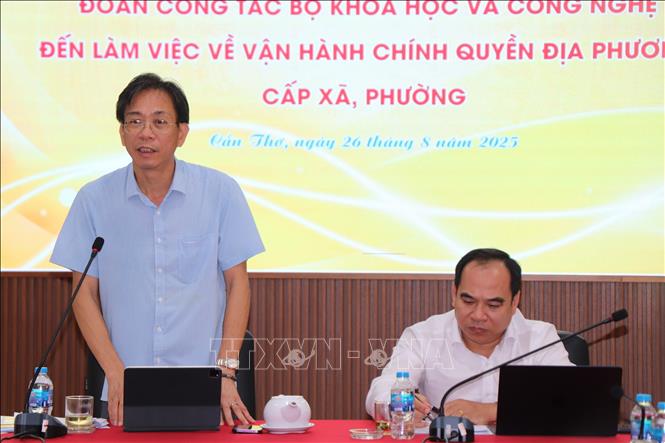 Ông Hồ Hồng Hải, Phó Vụ trưởng Vụ Pháp chế, Bộ Khoa học và Công nghệ, phát biểu tại buổi làm việc. Ảnh: Thu Hiền - TTXVN