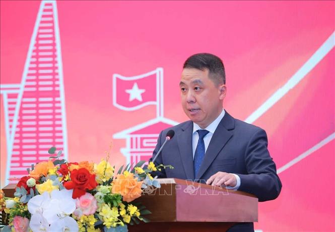 Vụ trưởng Vụ Bưu chính - Bộ Khoa học và Công nghệ Lã Hoàng Trung công bố phát hành bộ tem đặc biệt kỷ niệm 80 năm Quốc khánh nước CHXHCN Việt Nam 