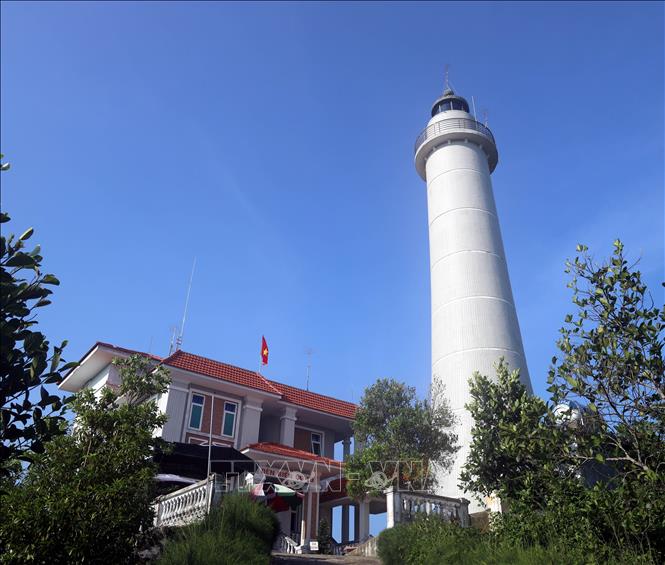 Co To lighthouse, the best spot to enjoy a panoramic view of the island, was built in the late 19th century. VNA Photo: Đức Hiếu