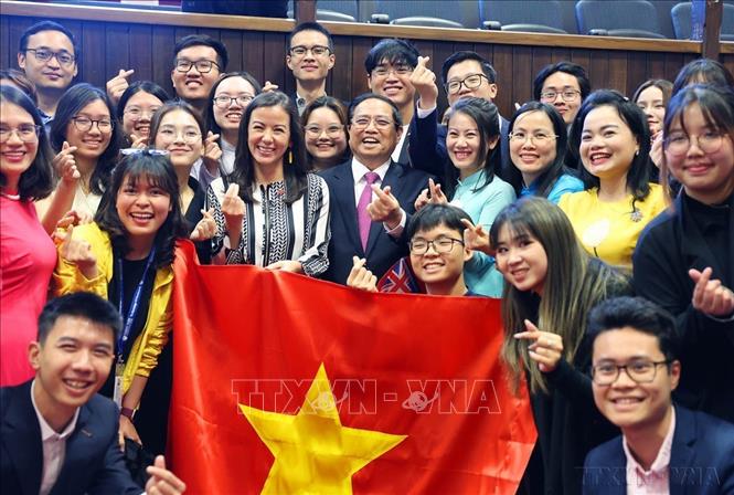 Thủ tướng Phạm Minh Chính gặp gỡ sinh viên Việt Nam đang theo học tại Đại học Victoria của New Zealand (Wellington, 11/3/2024). Ảnh: Dương Giang-TTXVN
