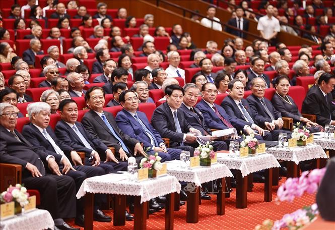Tổng Bí thư Tô Lâm cùng các đồng chí Lãnh đạo, nguyên Lãnh Đảng, Nhà nước dự buổi gặp mặt. Ảnh: Doãn Tấn - TTXVN