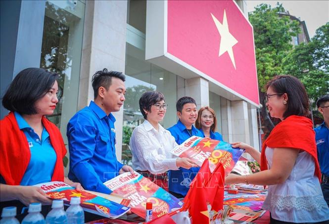 Báo Tin tức (TTXVN) ra mắt ấn phẩm đặc biệt nhân dịp 80 năm Quốc khánh 2/9. Ảnh: Hoàng Hiếu - TTXVN