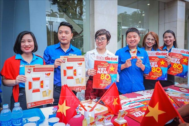 Báo Tin tức (TTXVN) ra mắt ấn phẩm đặc biệt nhân dịp 80 năm Quốc khánh 2/9. Ảnh: Hoàng Hiếu - TTXVN