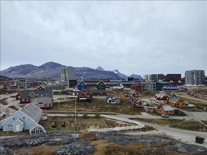 Quang cảnh thành phố Nuuk tại Greenland, vùng lãnh thổ tự trị thuộc Đan Mạch. Ảnh: THX/TTXVN