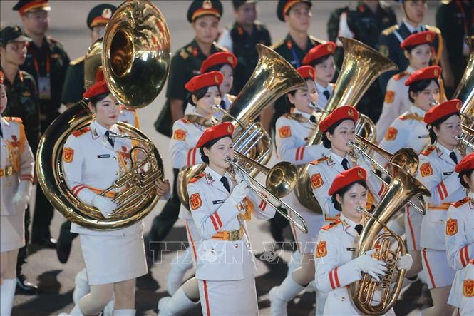 Các khối di chuyển qua khu vực Cửa Nam trong buổi Sơ duyệt cấp Nhà nước diễu binh, diễu hành của sự kiện A80. Ảnh: Minh Quyết - TTXVN