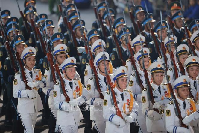 Các khối di chuyển qua khu vực Cửa Nam trong buổi Sơ duyệt cấp Nhà nước diễu binh, diễu hành của sự kiện A80. Ảnh: Minh Quyết - TTXVN