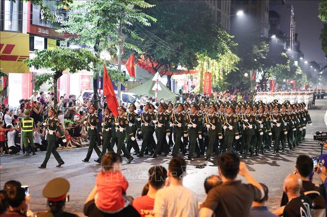 Các khối tham gia buổi Sơ duyệt cấp Nhà nước diễu binh, diễu hành của sự kiện A80. Ảnh: Lê Đông - TTXVN