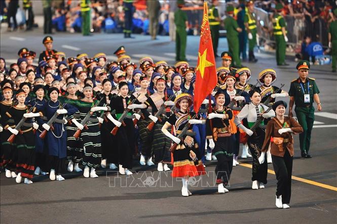 Các khối di chuyển qua khu vực Cửa Nam trong buổi Sơ duyệt cấp Nhà nước diễu binh, diễu hành của sự kiện A80. Ảnh: Minh Quyết - TTXVN