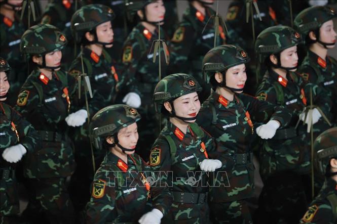 Các khối di chuyển qua khu vực Cửa Nam trong buổi Sơ duyệt cấp Nhà nước diễu binh, diễu hành của sự kiện A80. Ảnh: Minh Quyết - TTXVN