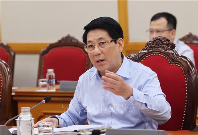 Politburo member and State President Luong Cuong chairs a working session with Hue municipal Party’s Committee. VNA Photo: Lâm Khánh