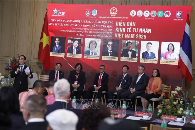 Diễn đàn doanh nghiệp Việt Nam - Thái Lan 2025 với chủ đề “Tăng cường hợp tác kinh tế Việt Nam – Thái Lan trong kỷ nguyên mới”. Ảnh: Phạm Hải – P/v TTXVN tại Thái Lan