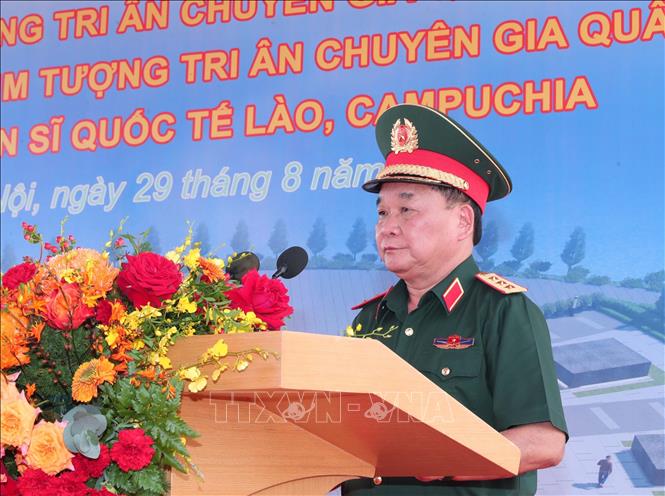 Thượng tướng Hoàng Xuân Chiến, Ủy viên Trung ương Đảng, Ủy viên Thường vụ Quân ủy Trung ương, Thứ trưởng Bộ Quốc phòng phát biểu. Ảnh: Trọng Đức - TTXVN