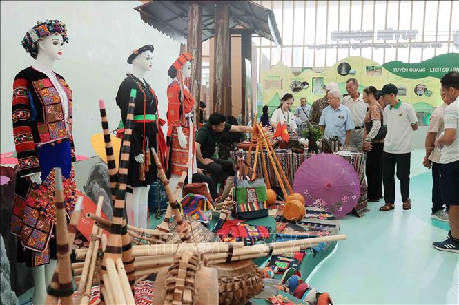 Gian trưng bày của tỉnh Tuyên Quang. Ảnh: An Đăng - TTXVN