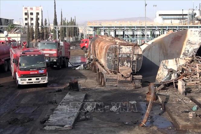 Nhà máy điện bị phá hủy sau cuộc không kích của Israel tại Sanaa, Yemen. Ảnh: THX/TTXVN