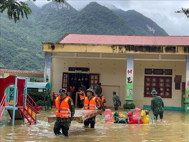 Trường mầm non Thiết Ống, thời điểm bị ngập lụt. Ảnh: Nguyễn Nam-TTXVN