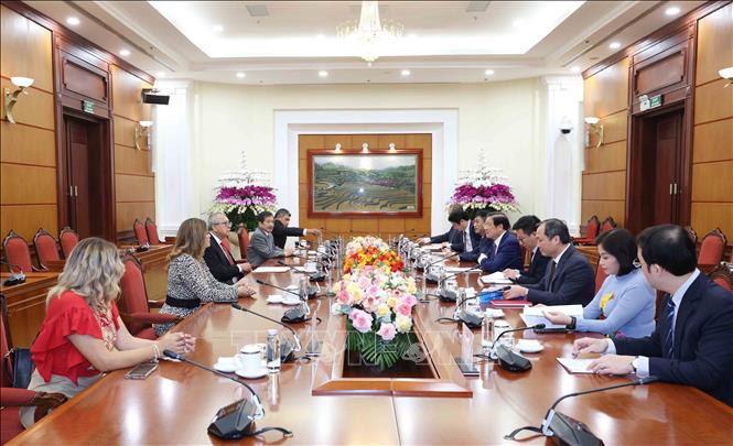 Trưởng Ban Nội chính Trung ương Phan Đình Trạc tiếp Đoàn đại biểu cấp cao Đảng Lao động Mexico. Ảnh: Phương Hoa - TTXVN

