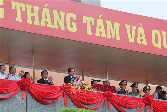 Thủ tướng Phạm Minh Chính và Lãnh đạo Đảng, Nhà nước trên khán đài tại buổi Tổng duyệt A80. Ảnh: Lâm Khánh - TTXVN