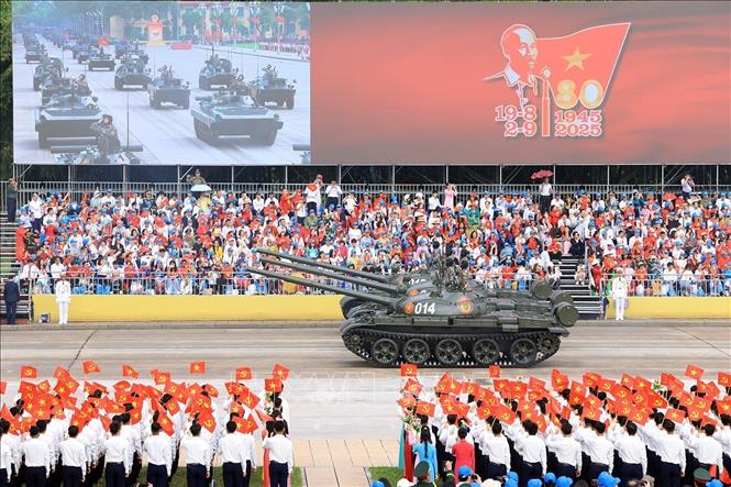 Khối xe Tăng thiết giáp diễu binh trên Quảng trường Ba Đình. Ảnh: Tuấn Anh - TTXVN