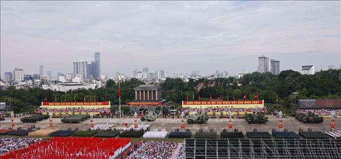 Màn diễu binh của khối xe, pháo quân sự trên Quảng trường Ba Đình. Ảnh: Doãn Tấn  - TTXVN