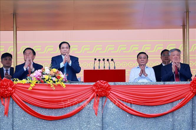 Thủ tướng Phạm Minh Chính dự buổi tổng duyệt. Ảnh: Dương Giang-TTXVN
