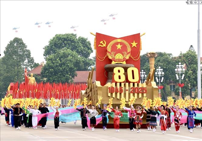 Khối nghi trượng. Ảnh: Hoàng Hà - TTXVN