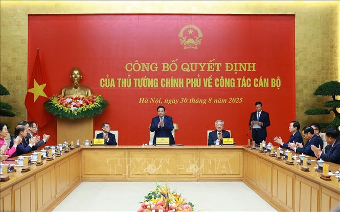 Thủ tướng Phạm Minh Chính dự Lễ công bố và trao Quyết định của Thủ tướng Chính phủ về công tác cán bộ. Ảnh: Dương Giang - TTXVN