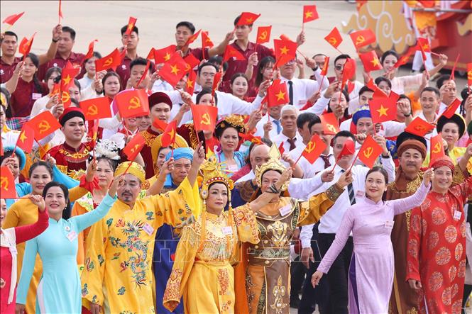 Chương trình văn nghệ tại buổi tổng duyệt. Ảnh: Thống Nhất - TTXVN