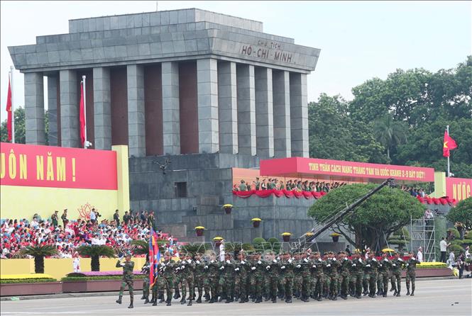 Khối Quân đội Hoàng gia Campuchia tham gia tổng duyệt. Ảnh: Trọng Đức - TTXVN