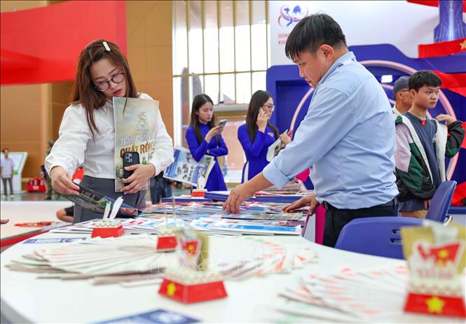 Khu trưng bày của Thông tấn xã Việt Nam mang tới nhiều trải nghiệm cho khách tham quan. Ảnh: Thanh Tùng - TTXVN 