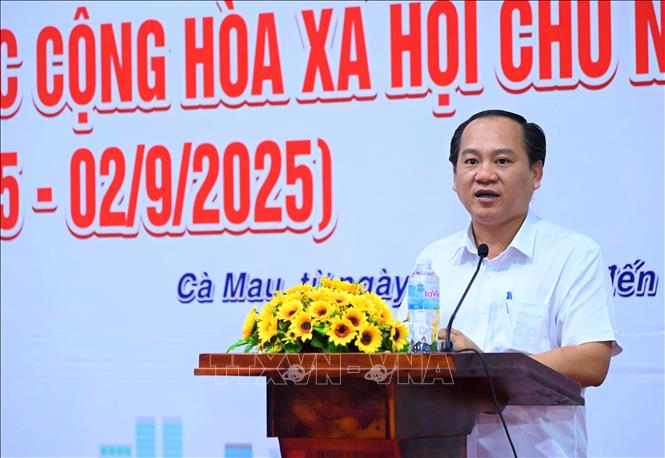 Ông Nguyễn Chí Công, Phó giám đốc Sở Văn hoá - Thể thao và Du lịch tỉnh Cà Mau phát biểu khai mạc hội thao. Ảnh: Chanh Đa-TTXVN