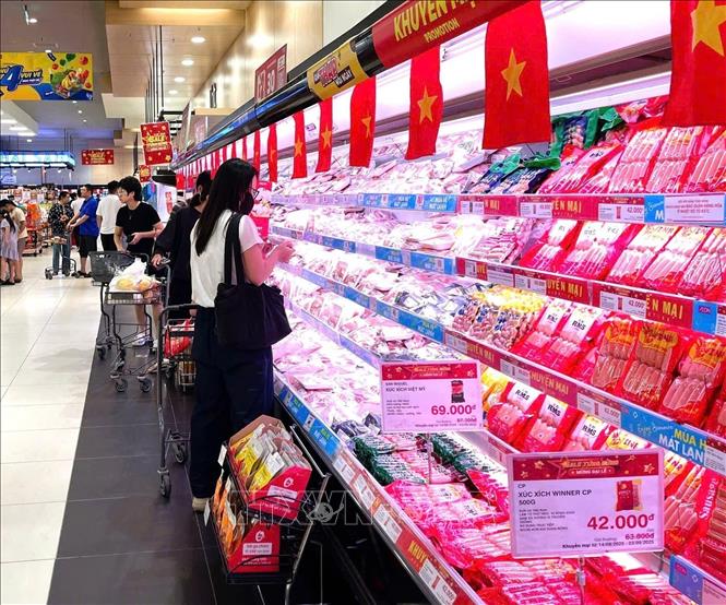 Hệ thống AEON Việt Nam tung nhiều khuyến mãi đón sức mua tăng cao dịp lễ. Ảnh: Hương Giang – TTXVN