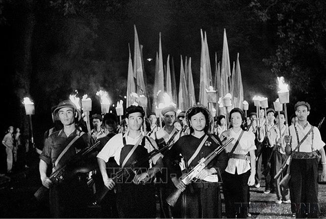 Tháng 5/1964, Phong trào “Ba sẵn sàng” được phát động trong thanh niên Thủ đô, sau đó lan rộng khắp miền Bắc, góp phần quan trọng vào thắng lợi của cuộc kháng chiến chống Mỹ, cứu nước. Ảnh: TTXVN
