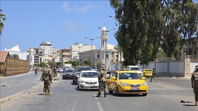 (Tư liệu) Lực lượng an ninh Libya tuần tra tại thủ đô Tripoli, ngày 13/5/2025. Ảnh: THX/TTXVN