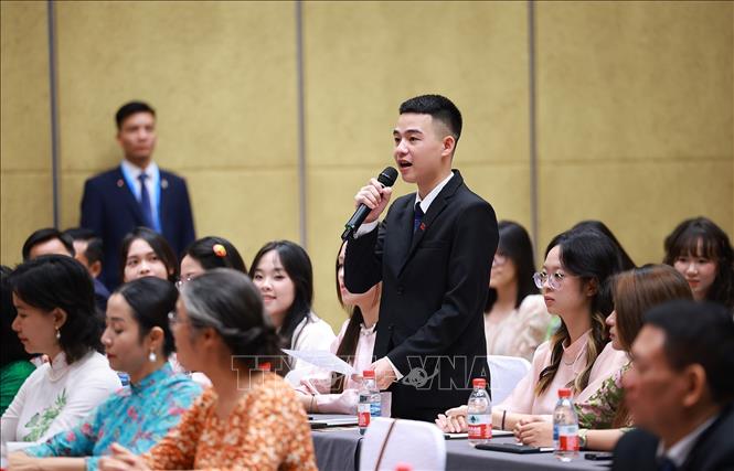Đại diện lưu học sinh, sinh viên người Việt Nam tại Trung Quốc phát biểu. Ảnh: Dương Giang-TTXVN
