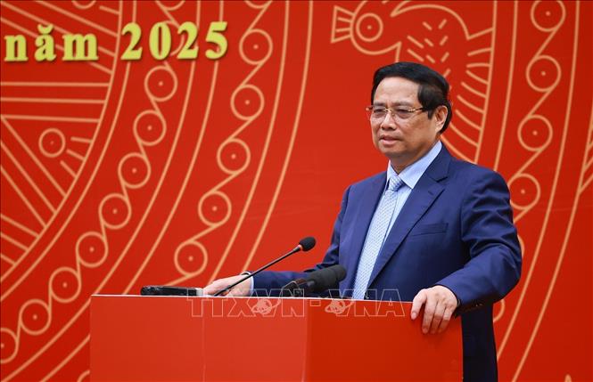Thủ tướng Phạm Minh Chính chia sẻ với cộng đồng người Việt Nam tại Trung Quốc. Ảnh: Dương Giang-TTXVN
