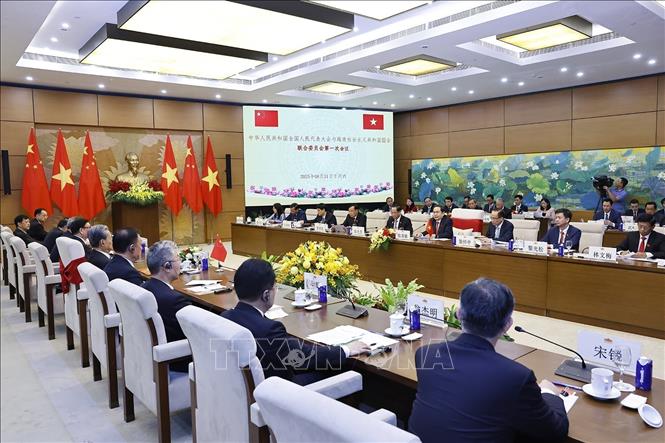 Quang cảnh Phiên họp lần thứ nhất Uỷ ban hợp tác giữa Quốc hội Việt Nam và Nhân đại toàn quốc Trung Quốc. Ảnh: Doãn Tấn - TTXVN