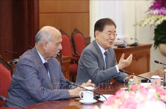 Members of the ICAPP delegation speak at the meeting. VNA Photo: Phương Hoa