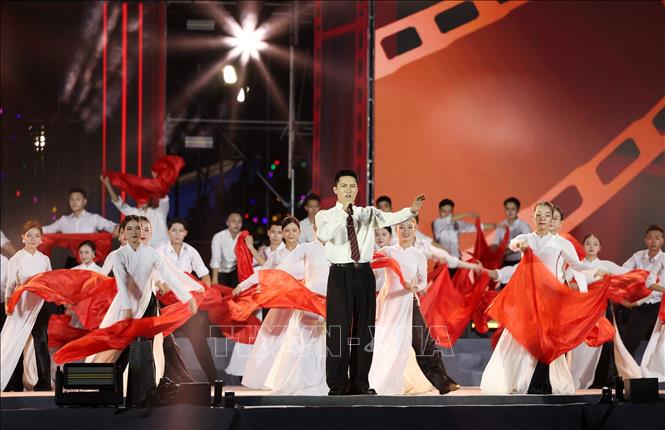 Một tiết mục nghệ thuật trong chương trình. Ảnh: Quốc Khánh - TTXVN