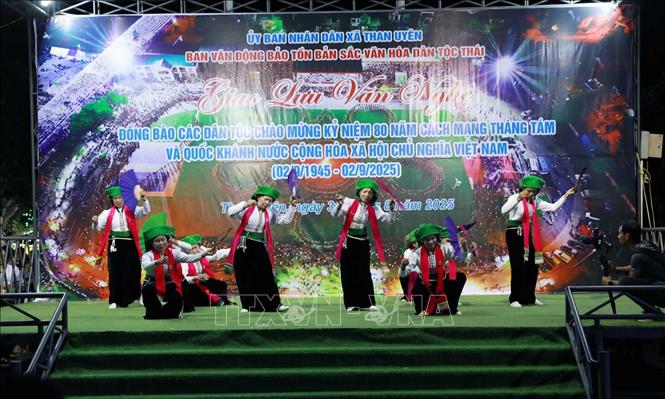 Biểu diễn múa 