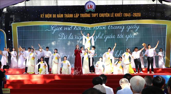 Một tiết mục văn nghệ tại buổi lễ. Ảnh: Đinh Hương – TTXVN