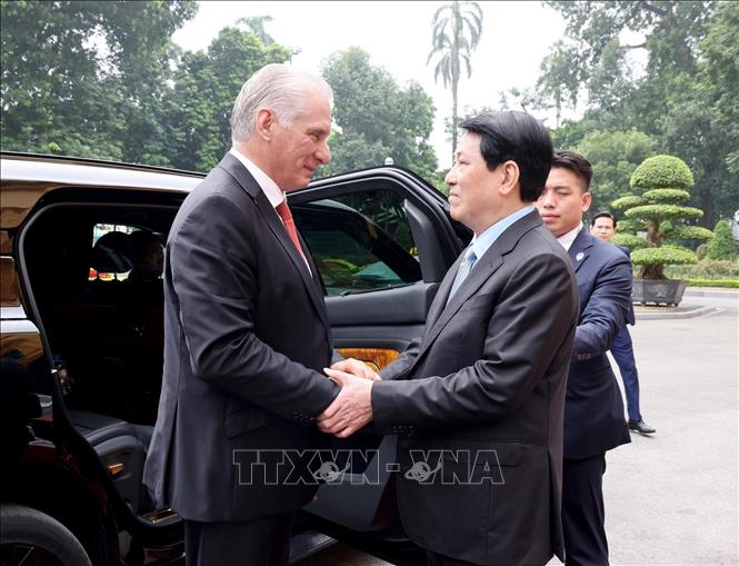 Chủ tịch nước Lương Cường đón Bí thư thứ Nhất Đảng Cộng sản Cuba, Chủ tịch nước Cuba Miguel Díaz-Canel Bermúdez. Ảnh: Lâm Khánh - TTXVN