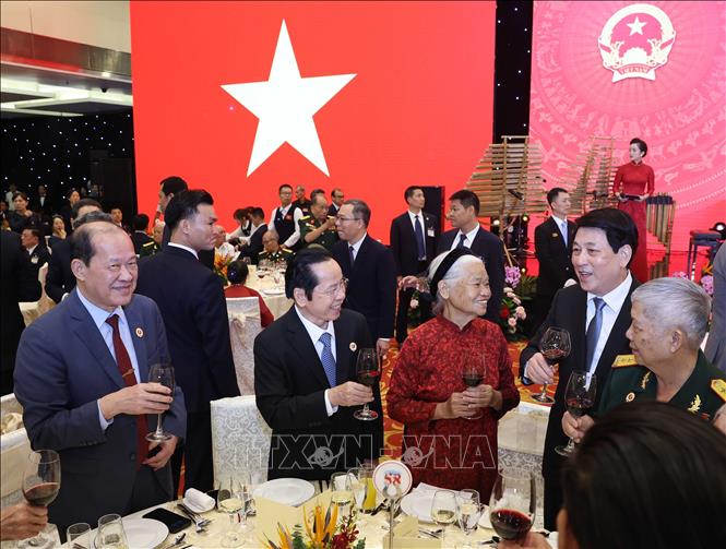 State President Luong Cuong and delegates at the banquet. VNA Photo