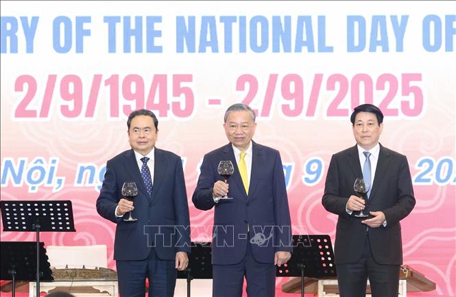 Party General Secretary To Lam, State President Luong Cuong and National Assembly Chairman Tran Thanh Man at the banquet. VNA Photo