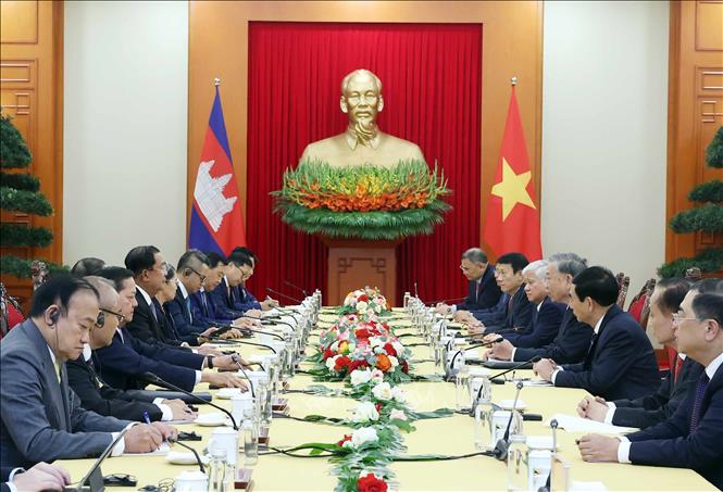 Party General Secretary To Lam meets with CPP President Hun Sen. VNA Photo: Thống Nhất 