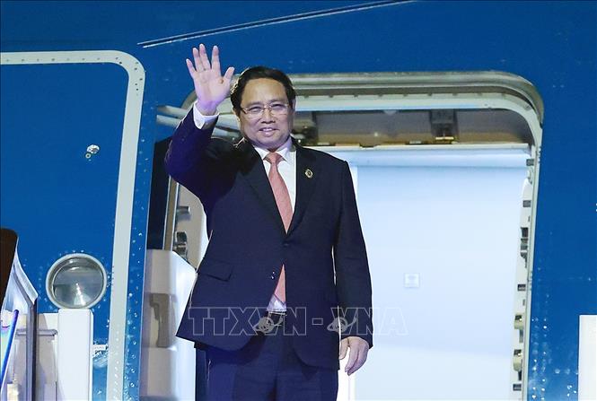Prime Minister Pham Minh Chinh leaves Tianjin. VNA Photo: Dương Giang