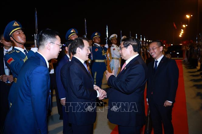 Prime Minister Pham Minh Chinh leaves Tianjin. VNA Photo: Dương Giang